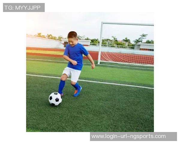 掌握足球压低射门技巧助力进球率提升的全面指南 掌握足球压低射门技巧助力进球率提升的全面指南