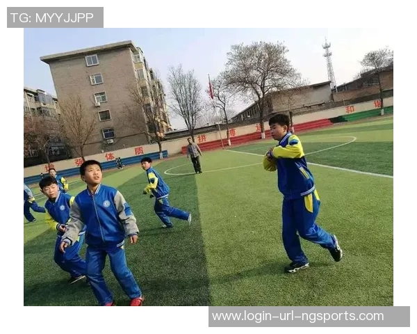 足球少年宝贝的成长之路与梦想追逐的精彩故事 足球少年宝贝的成长之路与梦想追逐的精彩故事